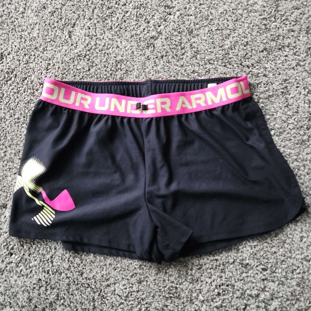 Under Armour Girls Play Up Graphic Logo Shorts size YXL
